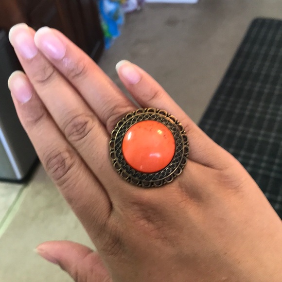 Large circular “stone and metal” ring - Picture 4 of 4